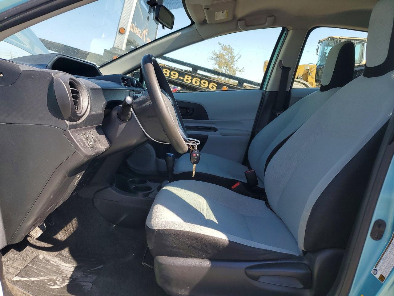 2013 Toyota Prius C One - Image 7
