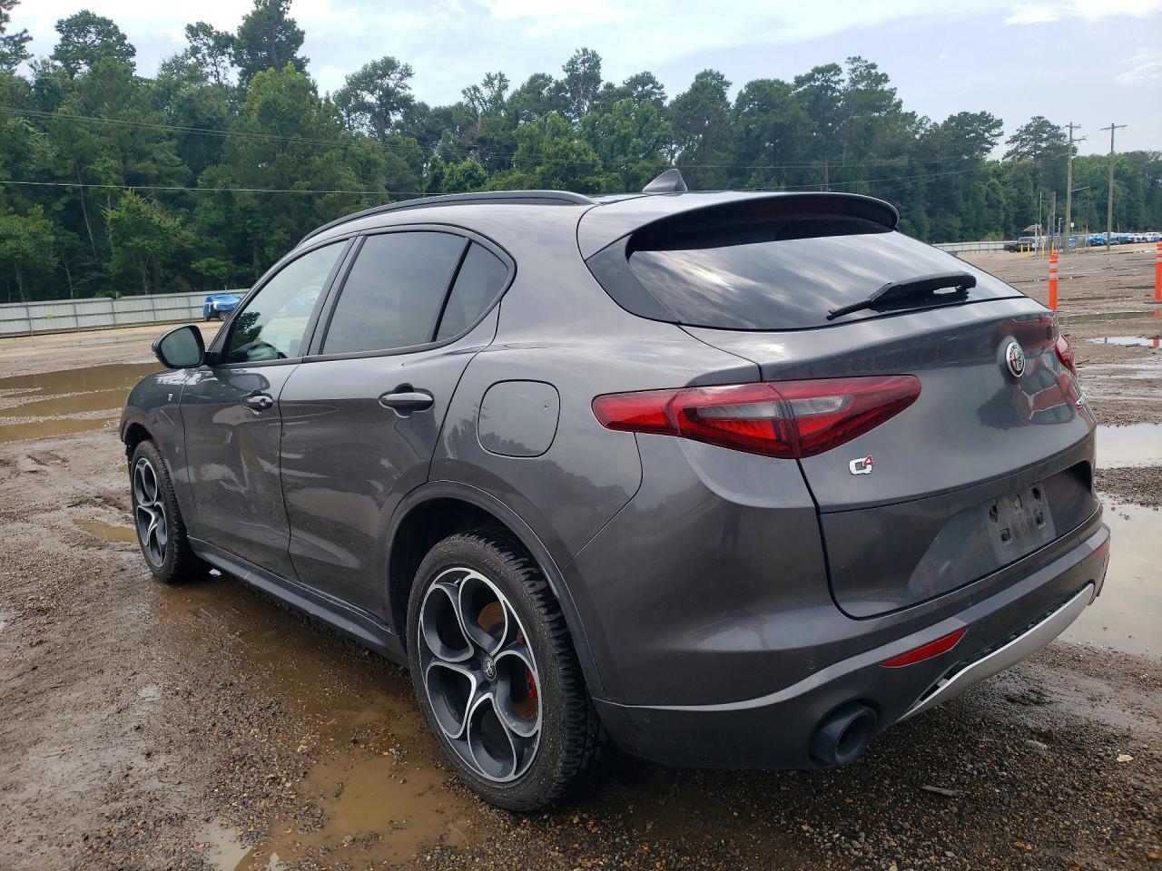 2022 Alfa Romeo Stelvio Ti - Image 2