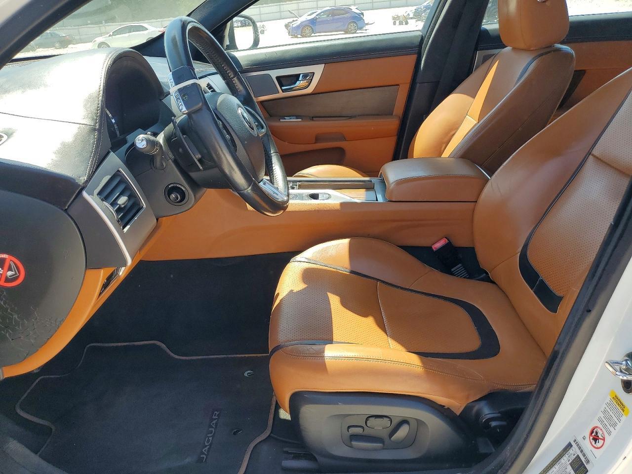 2014 Jaguar Xf - Image 7