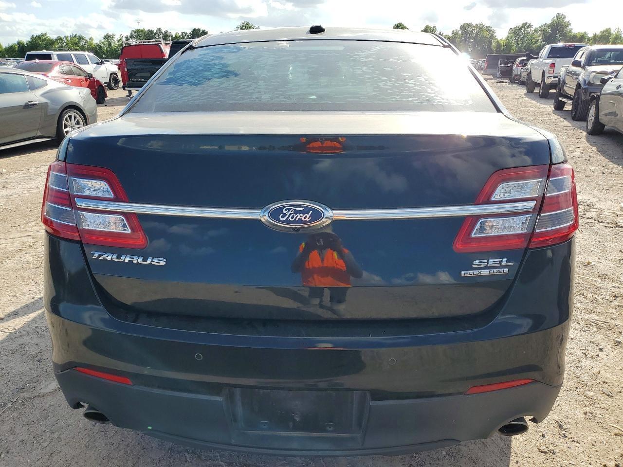 2017 Ford Taurus Sel - Image 6