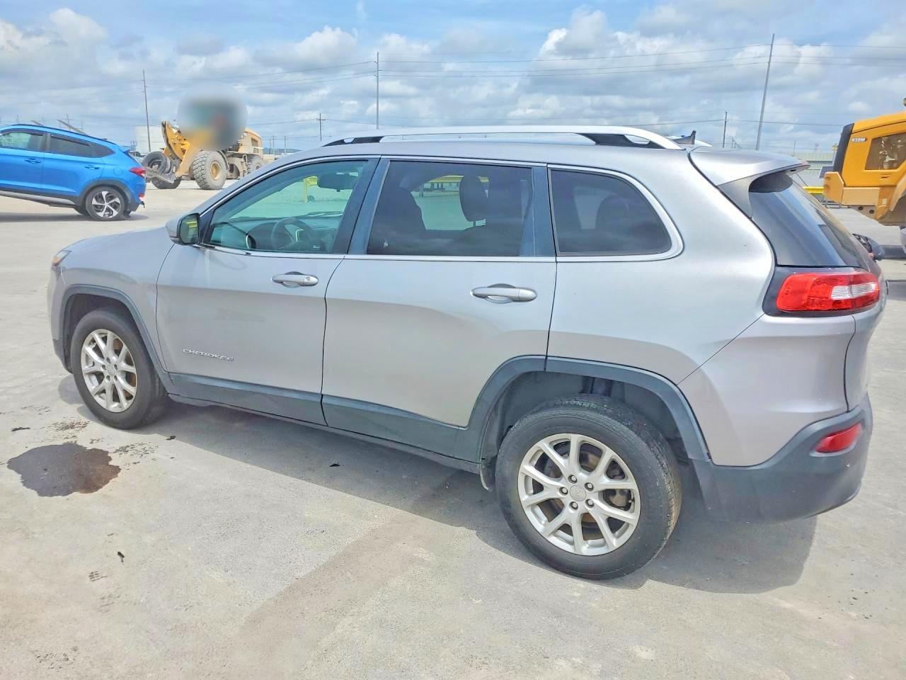 2016 Jeep Cherokee Latitude - Фото 2