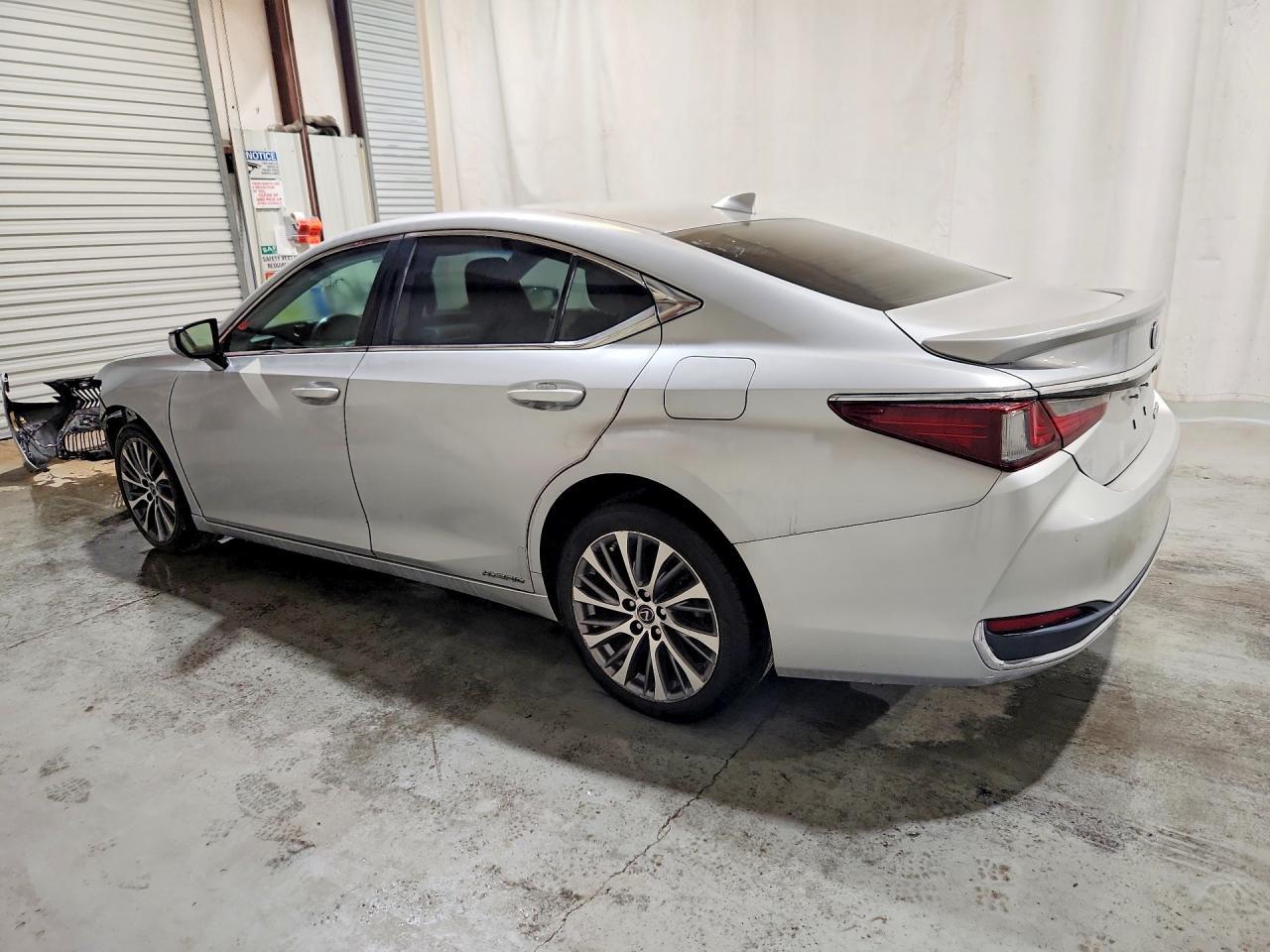 2019 Lexus Es 300H - Фото 2