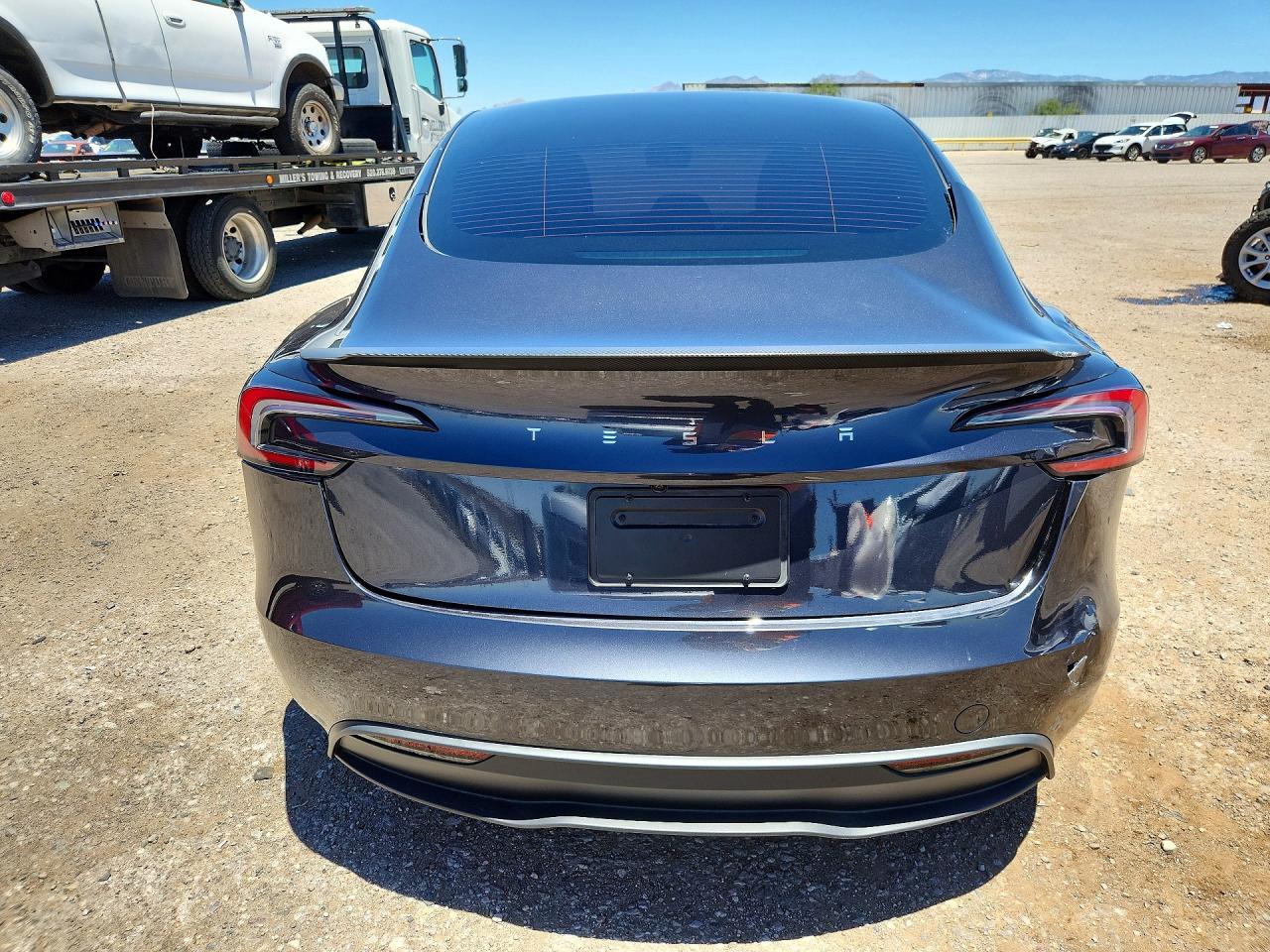 2025 Tesla Model 3 - Фото 6