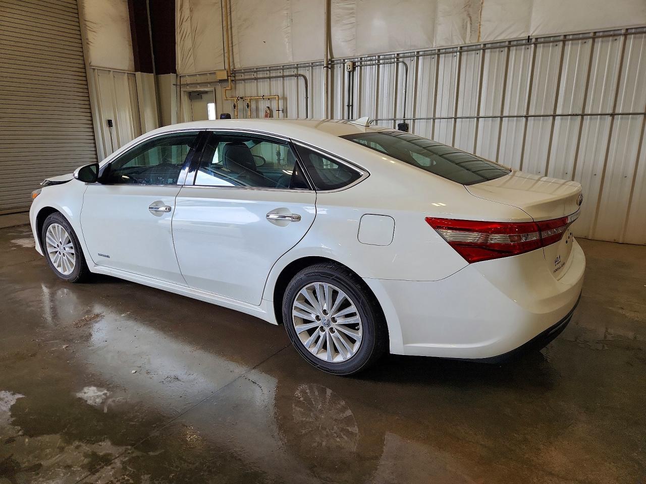 2015 Toyota Avalon Hybrid Limited - Фото 2
