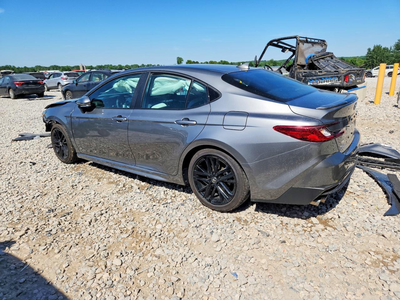 2026 Toyota Camry Se - Image 2