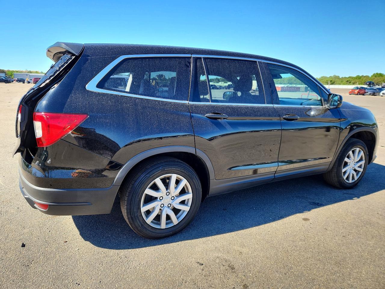 2021 Honda Pilot Lx - Image 3