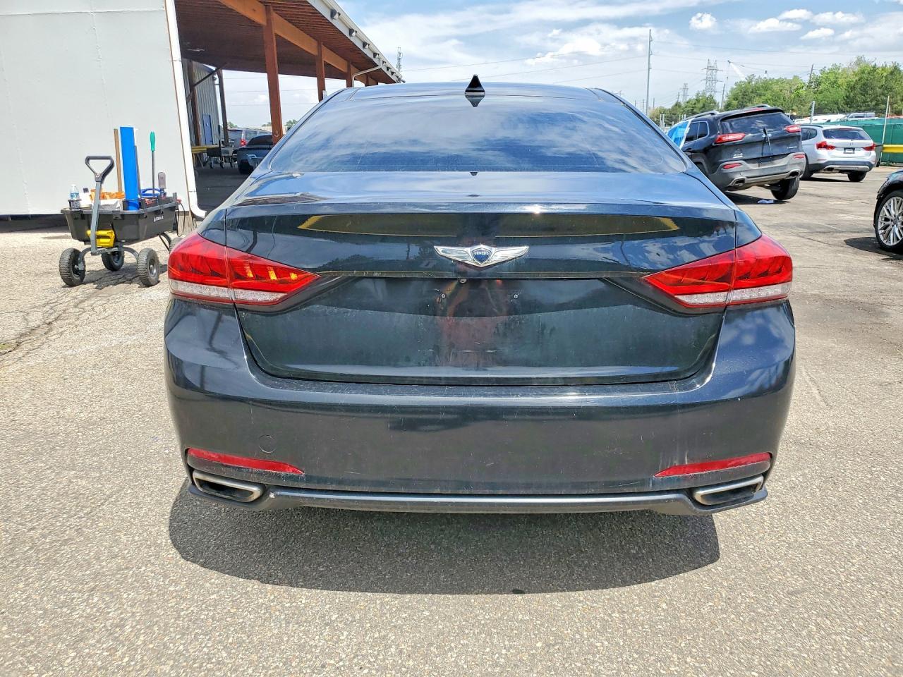 2015 Hyundai Genesis 3.8L - Фото 6