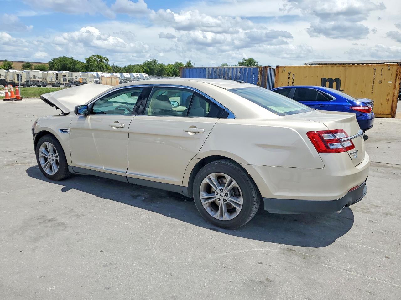 2018 Ford Taurus Se - Фото 2