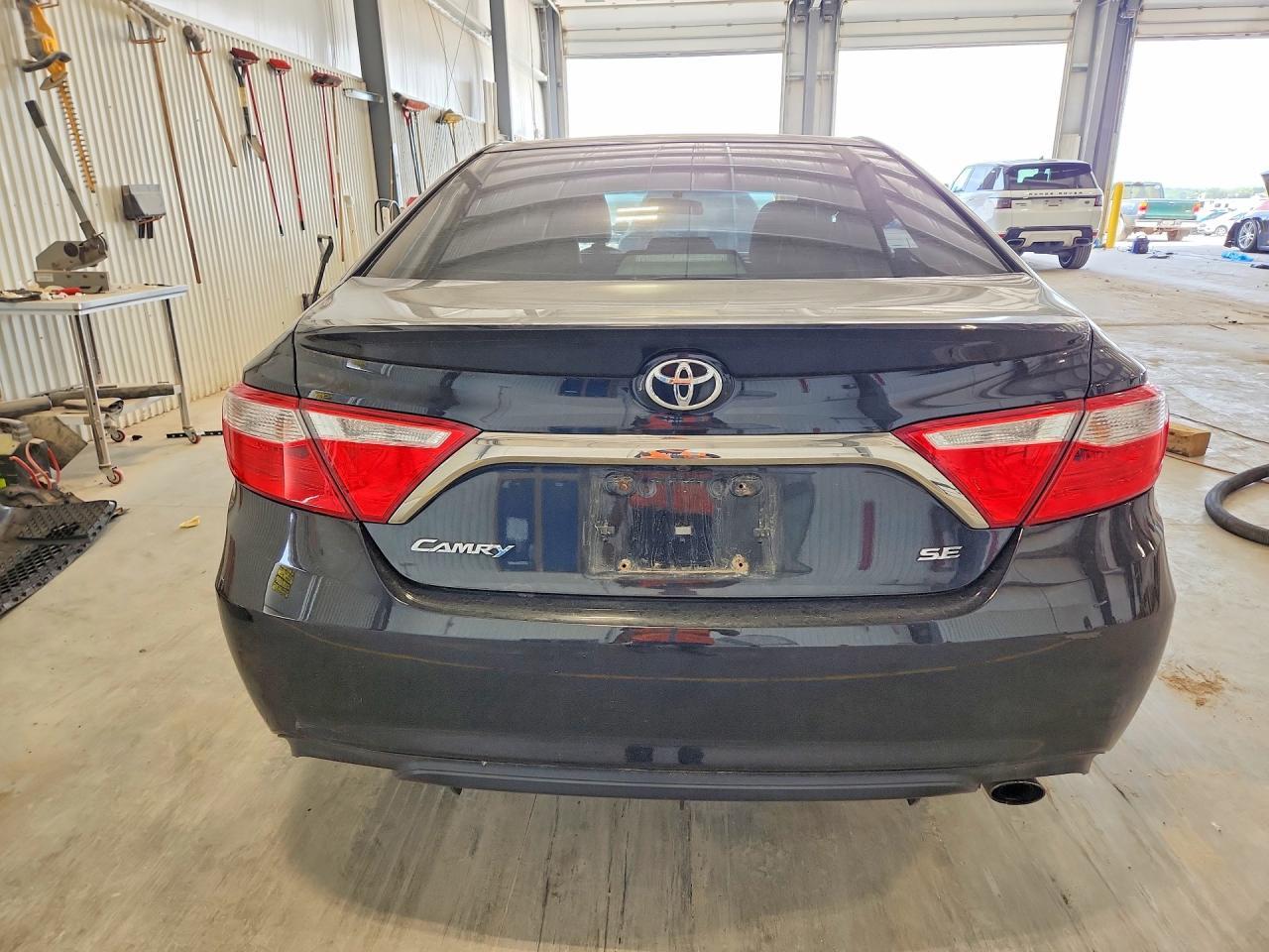 2015 Toyota Camry - Фото 6