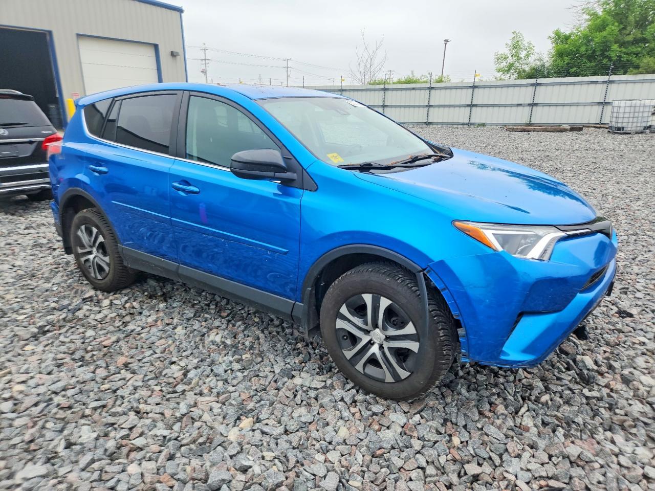 2018 Toyota Rav4 Le - Image 4