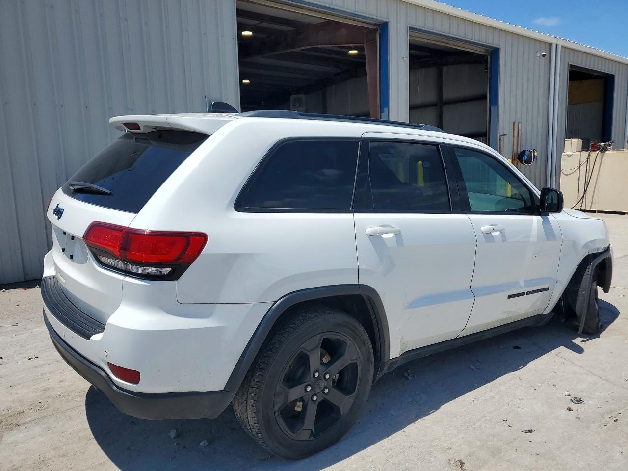 2020 Jeep Grand Cherokee Laredo - Фото 3