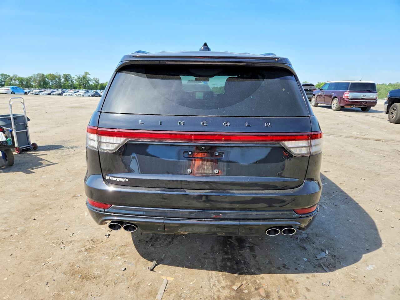 2025 Lincoln Aviator Black Label - Image 6