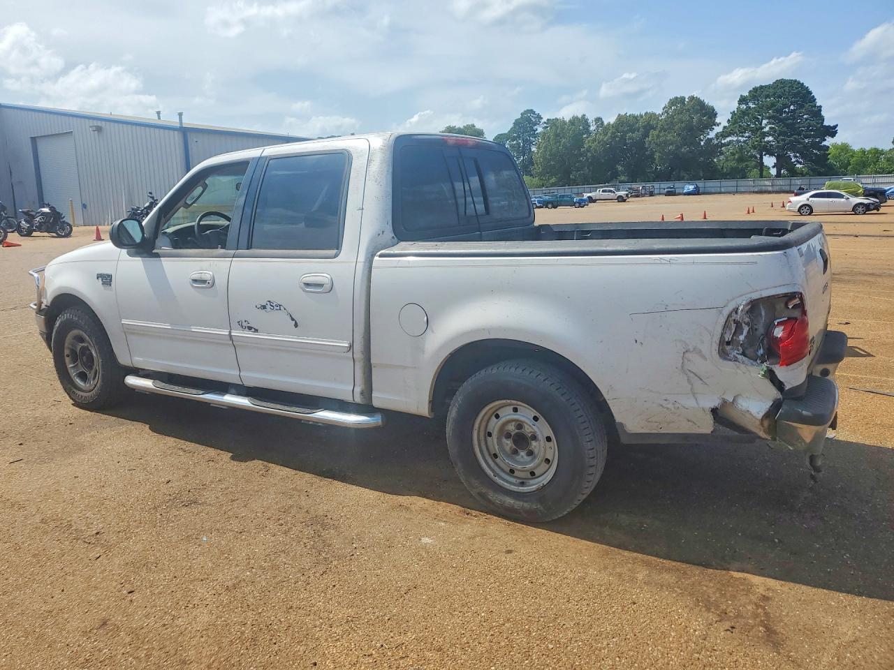 2003 Ford F150 Supercrew - Image 2