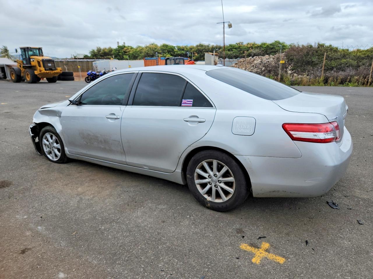 2011 Toyota Camry Le - Image 2