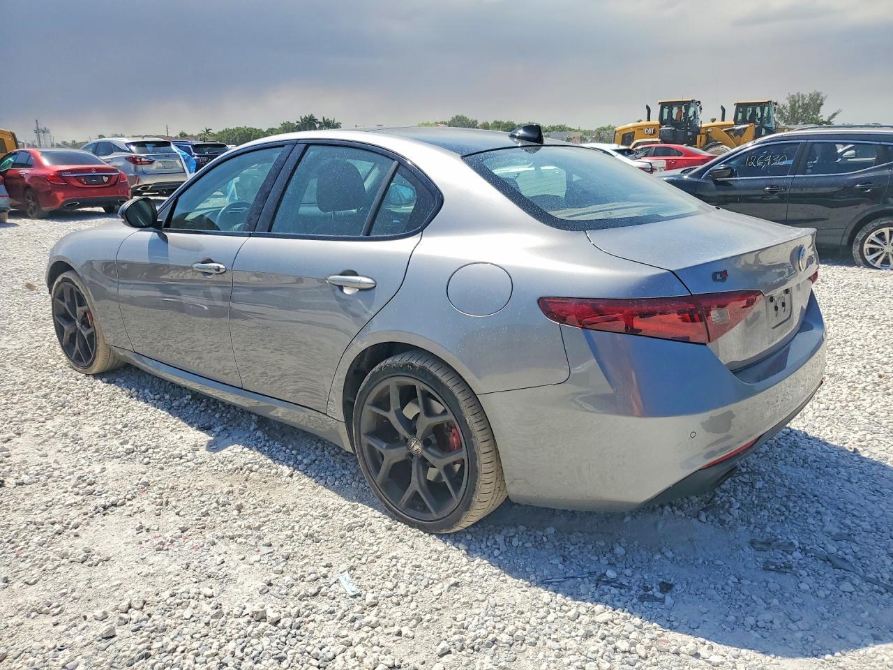 2019 Alfa Romeo Giulia - Image 2