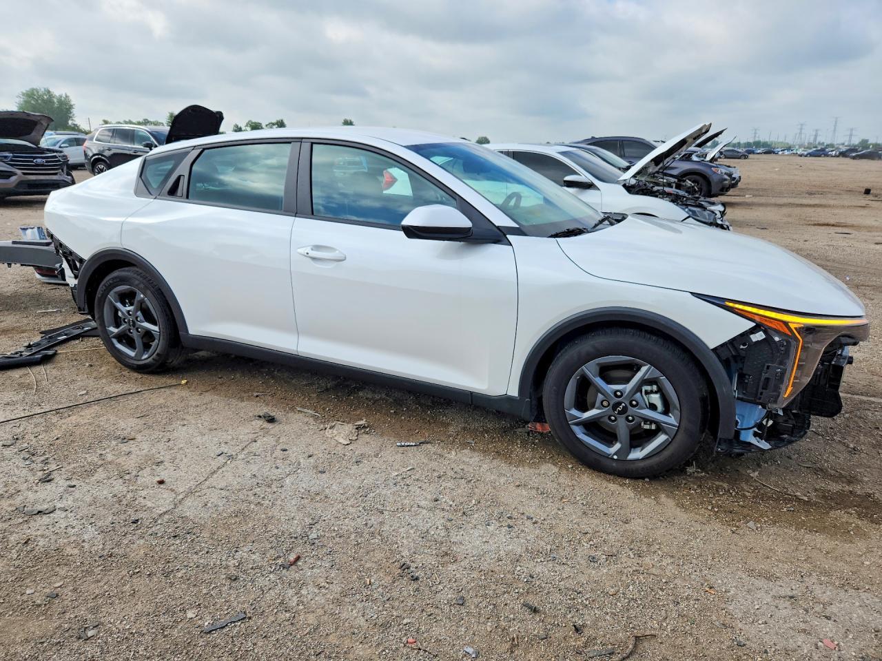 2025 Kia K4 Lxs - Image 4