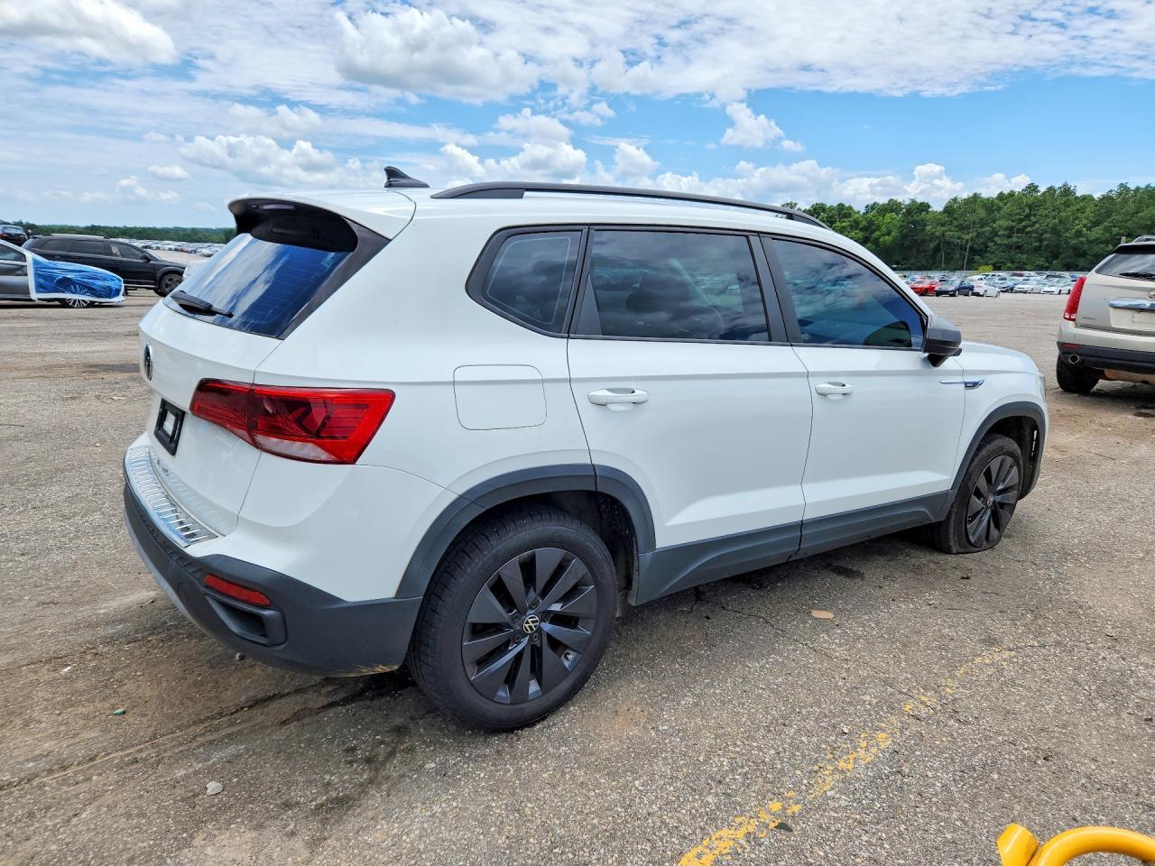 2022 Volkswagen Taos S - Image 3