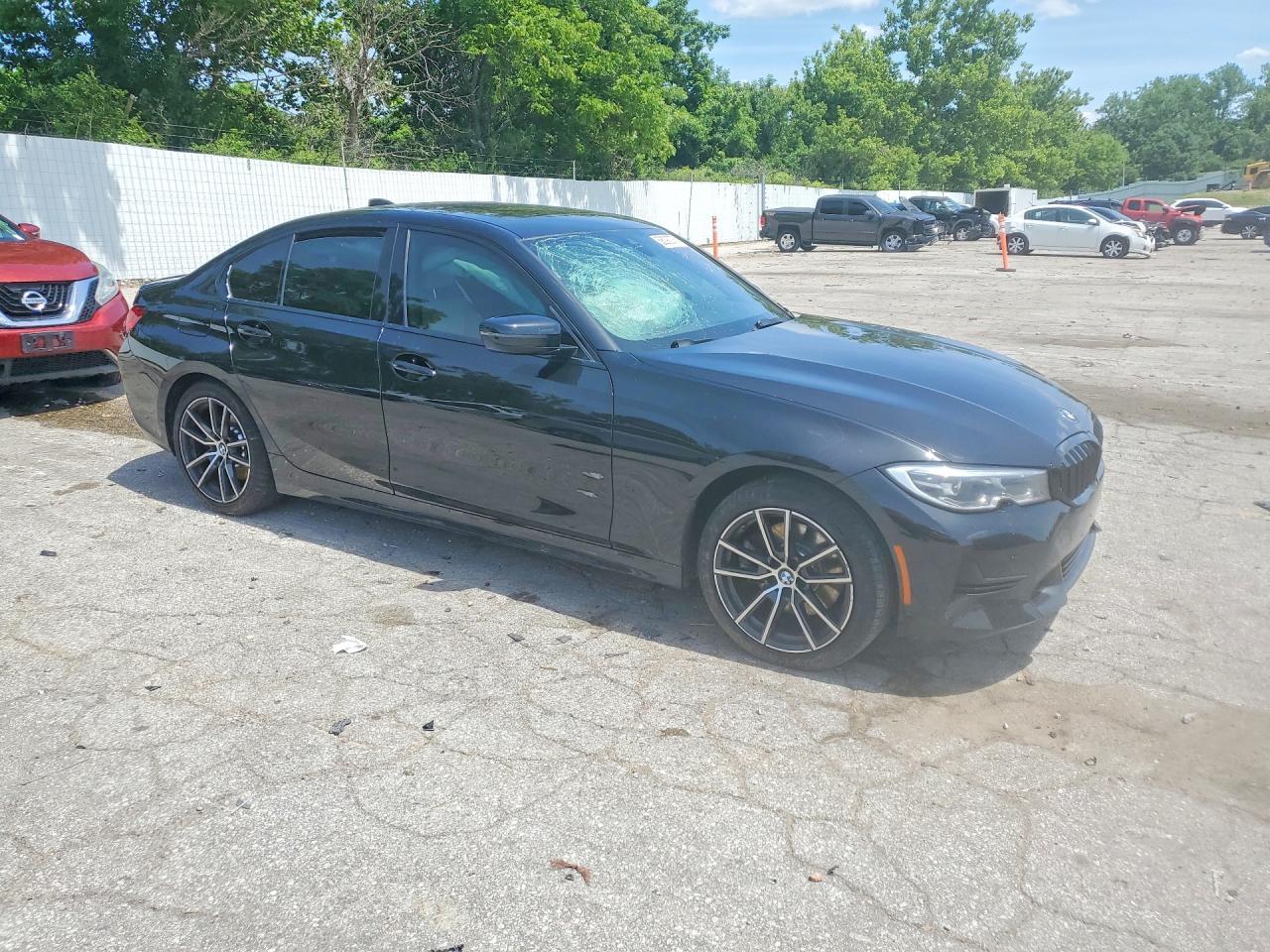 2022 BMW 330I - Фото 4