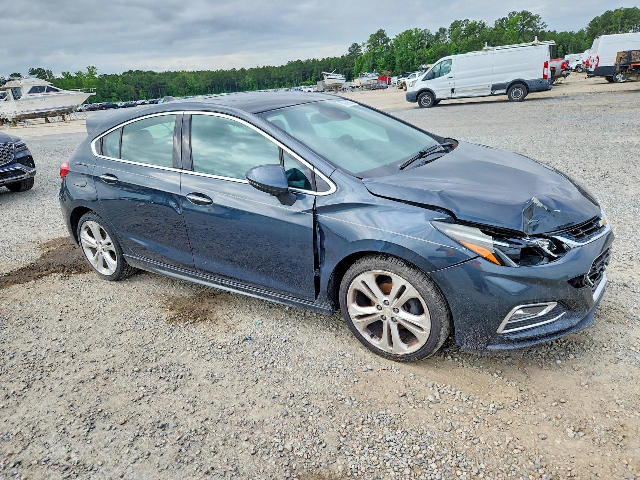 2017 Chevrolet Cruze Premier - Image 4