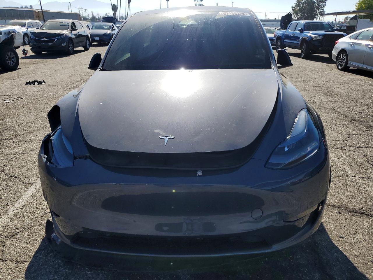 2023 Tesla Model Y - Фото 5