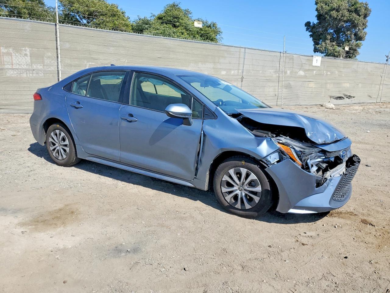 2022 Toyota Corolla Le - Image 4