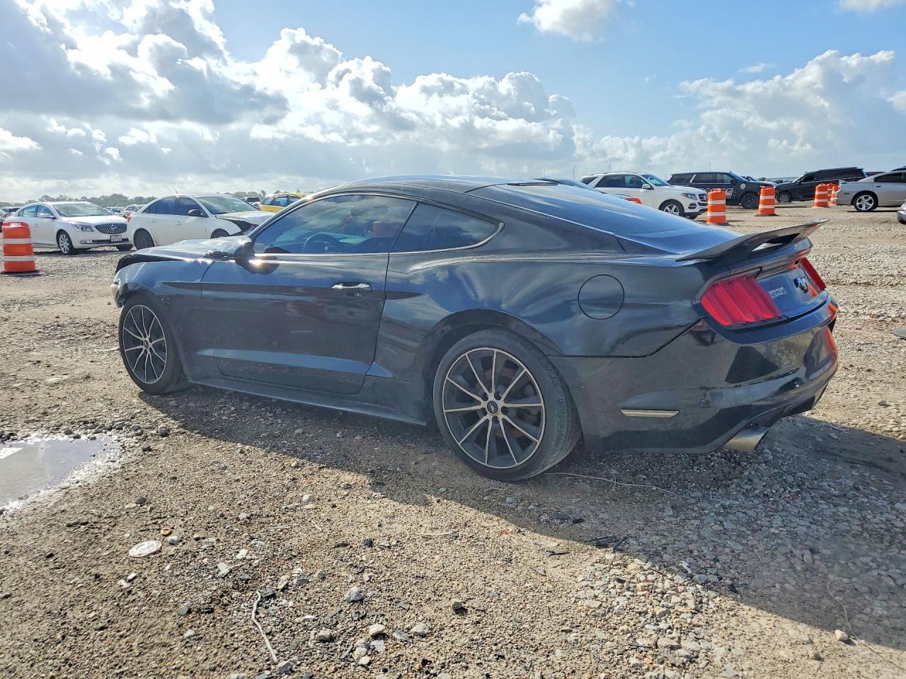 2017 Ford Mustang - Фото 2