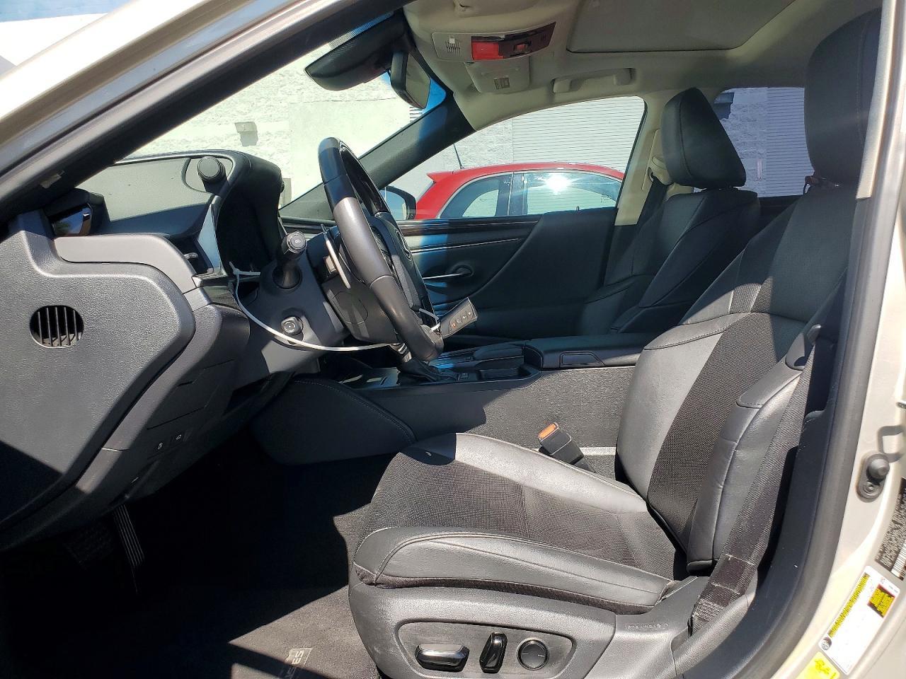 2020 Lexus Es 300H - Фото 7