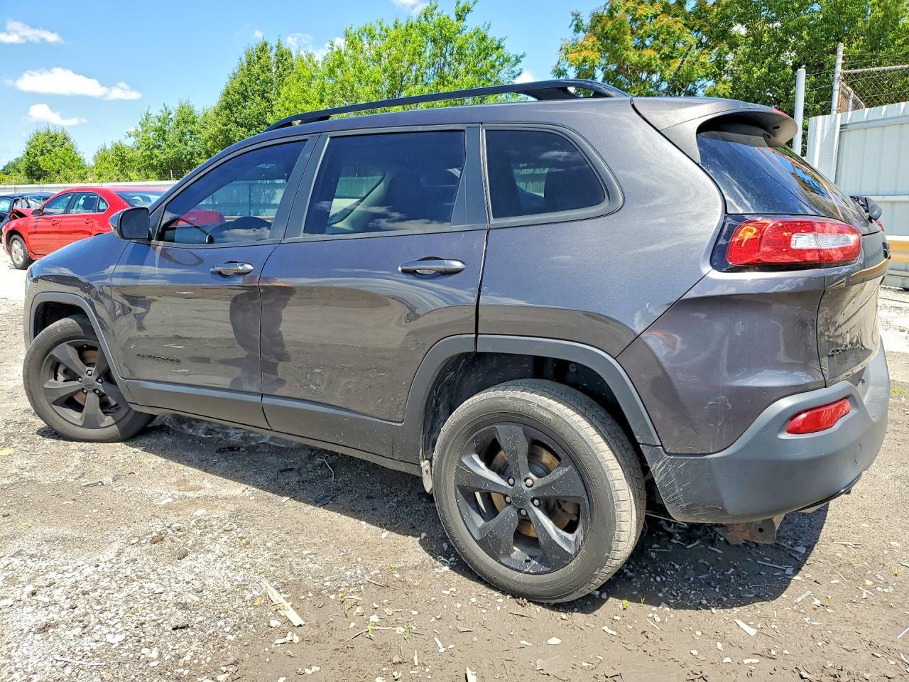 2015 Jeep Cherokee Latitude - Image 2