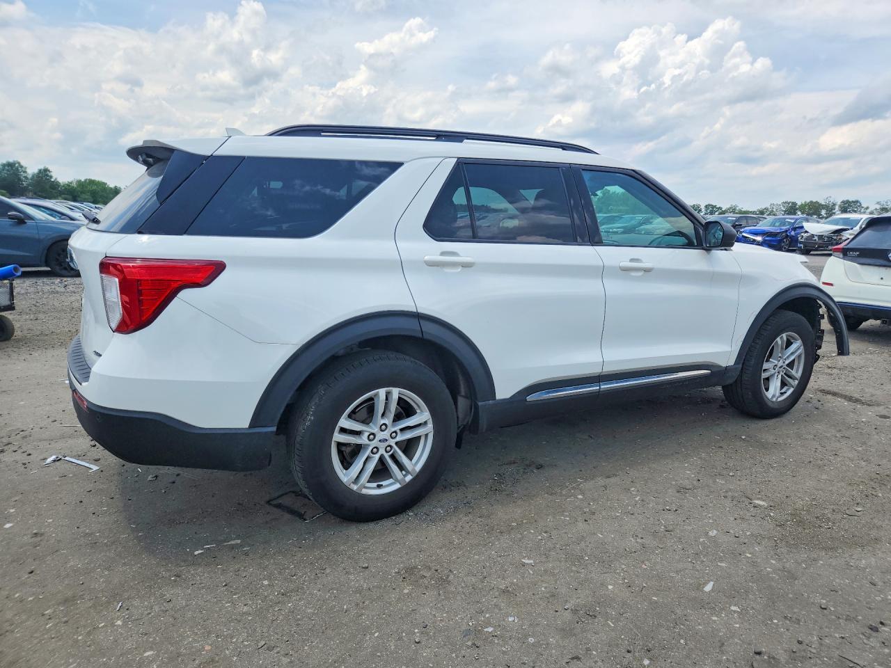 2024 Ford Explorer Xlt - Image 3