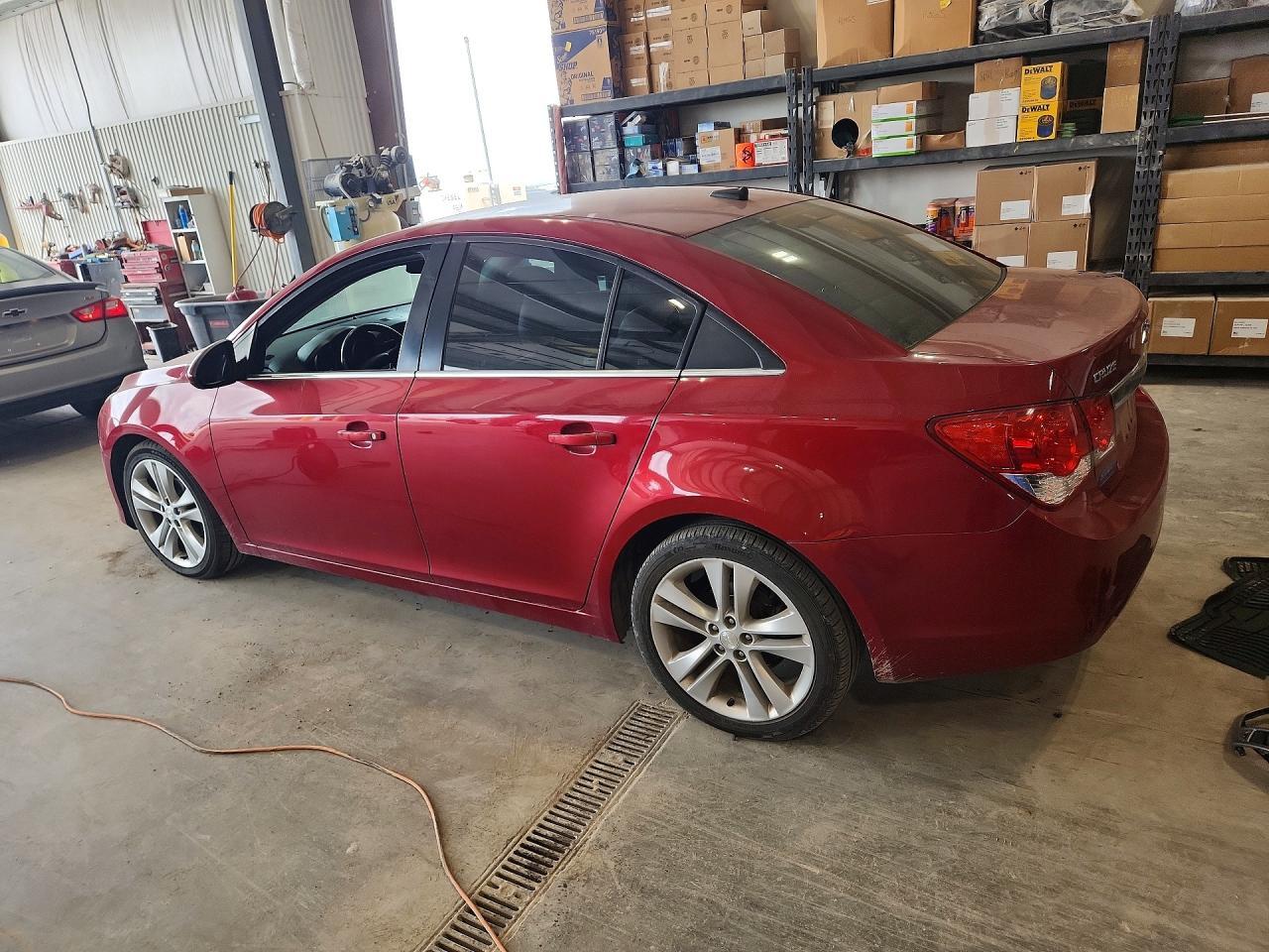 2012 Chevrolet Cruze Lt - Image 2