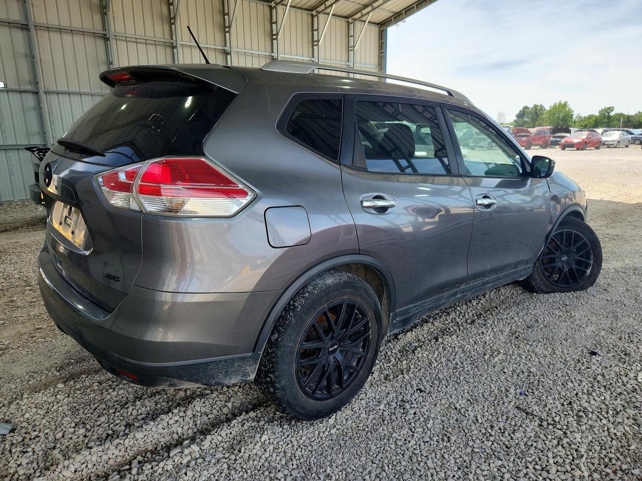 2016 Nissan Rogue S - Image 3