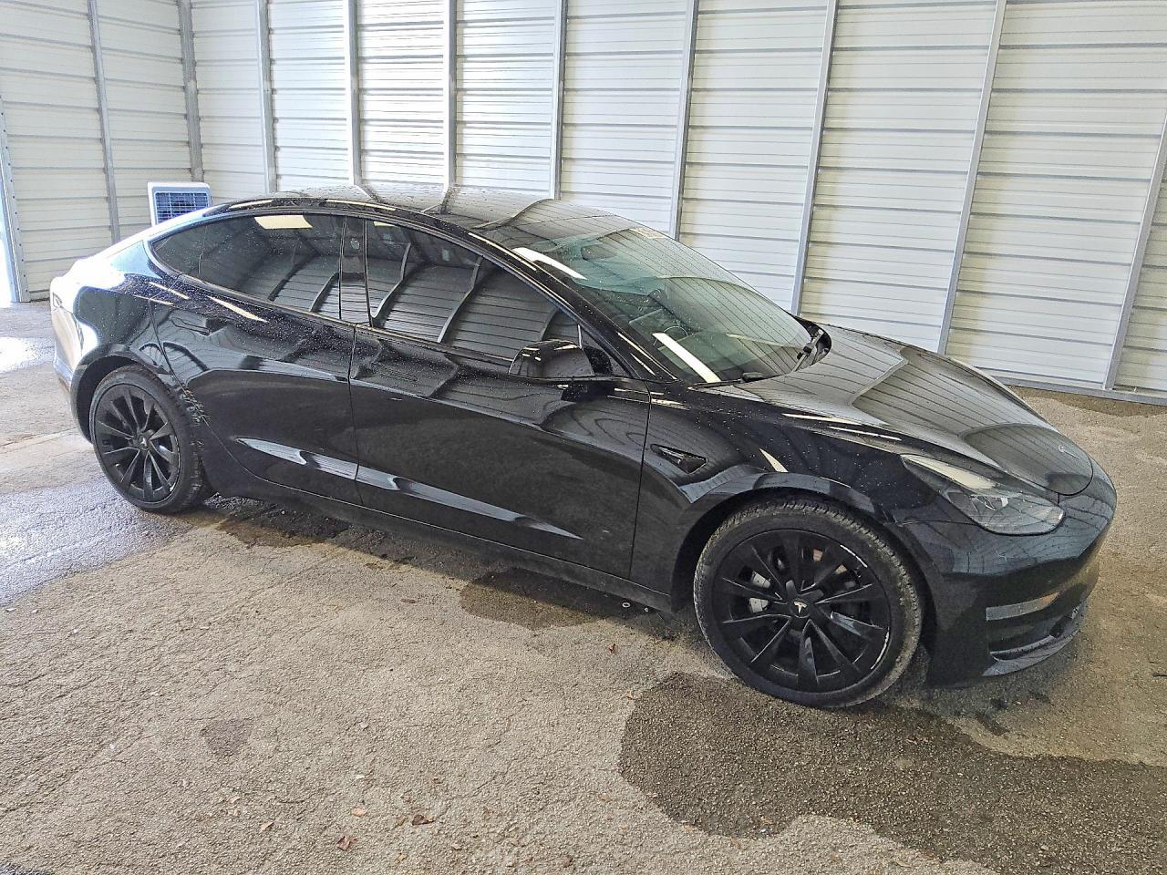 2023 Tesla Model 3 - Image 4