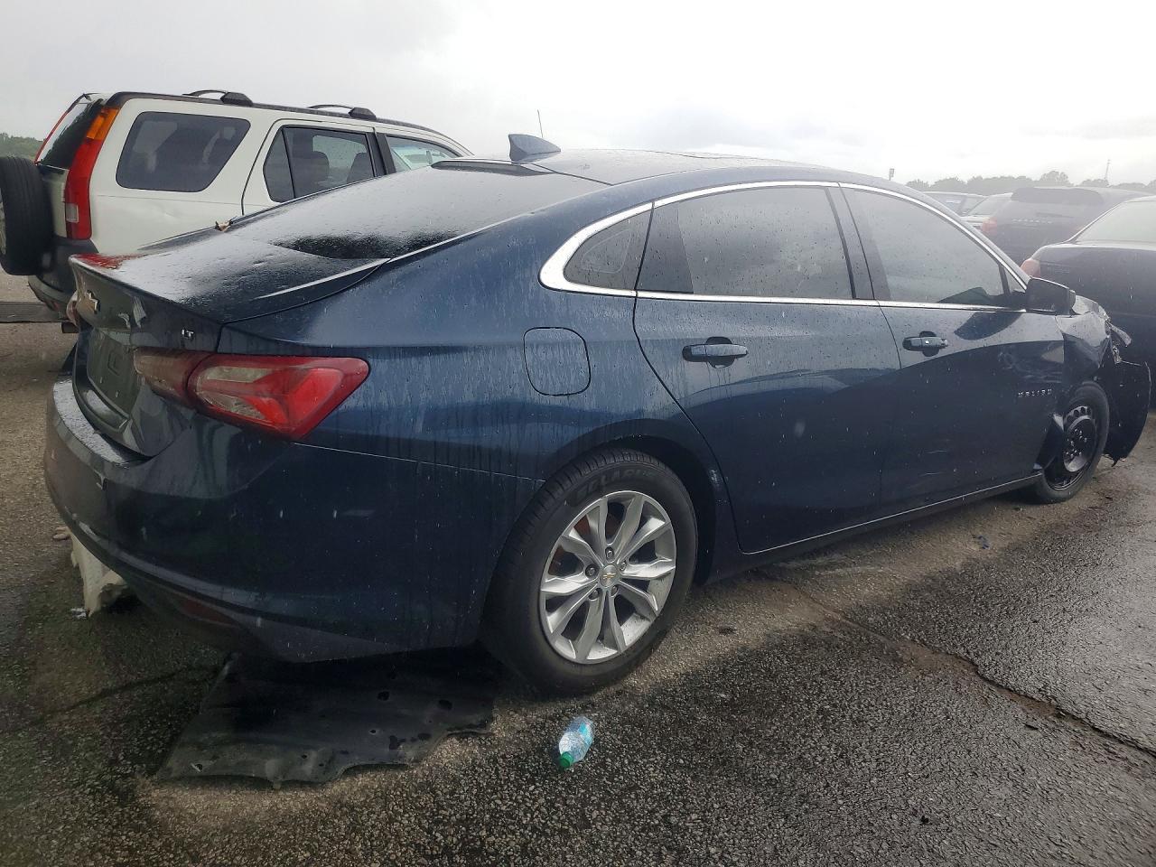 2022 Chevrolet Malibu Lt - Фото 3