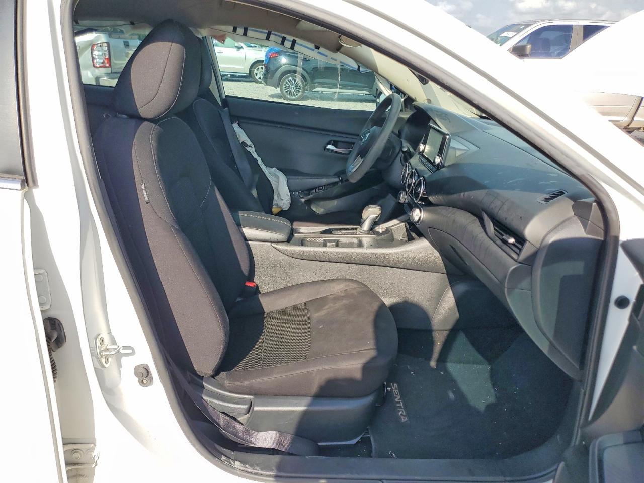2022 Nissan Sentra S - Image 7