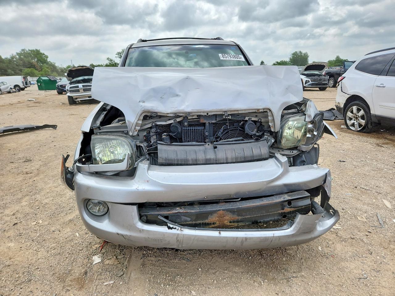 2005 Toyota Sequoia Sr5 - Image 5