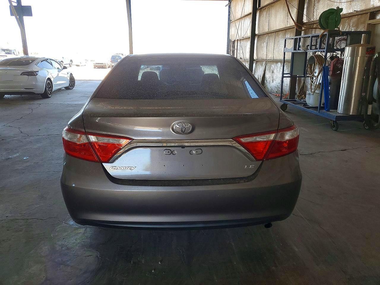 2015 Toyota Camry Le - Фото 6