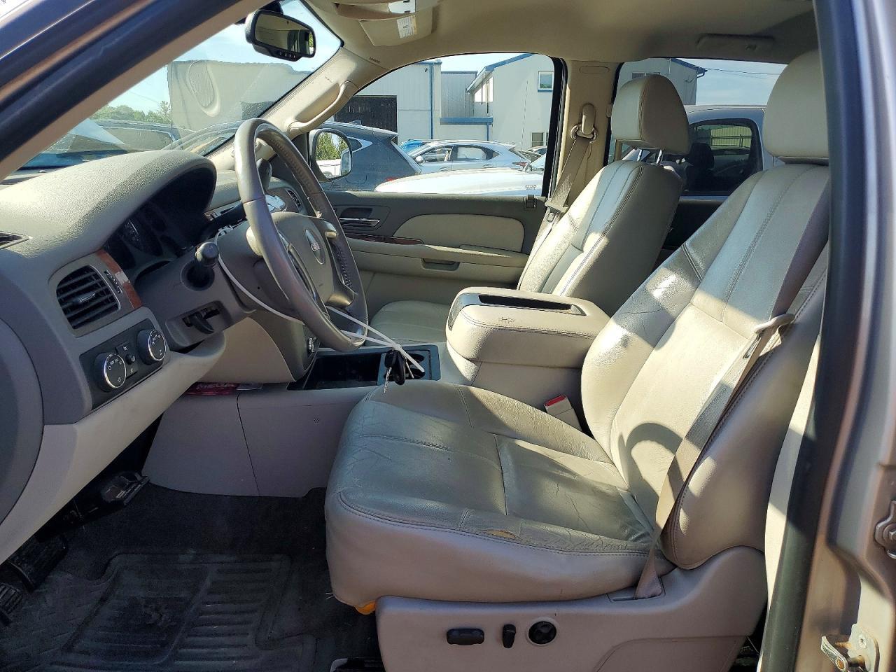 2007 GMC New Sierra K1500 - Image 7