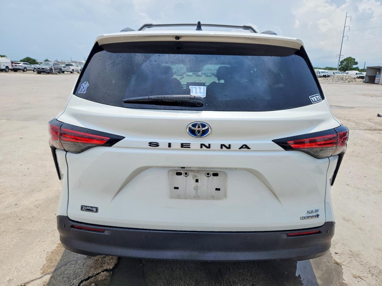 2021 Toyota Sienna Xle - Фото 6