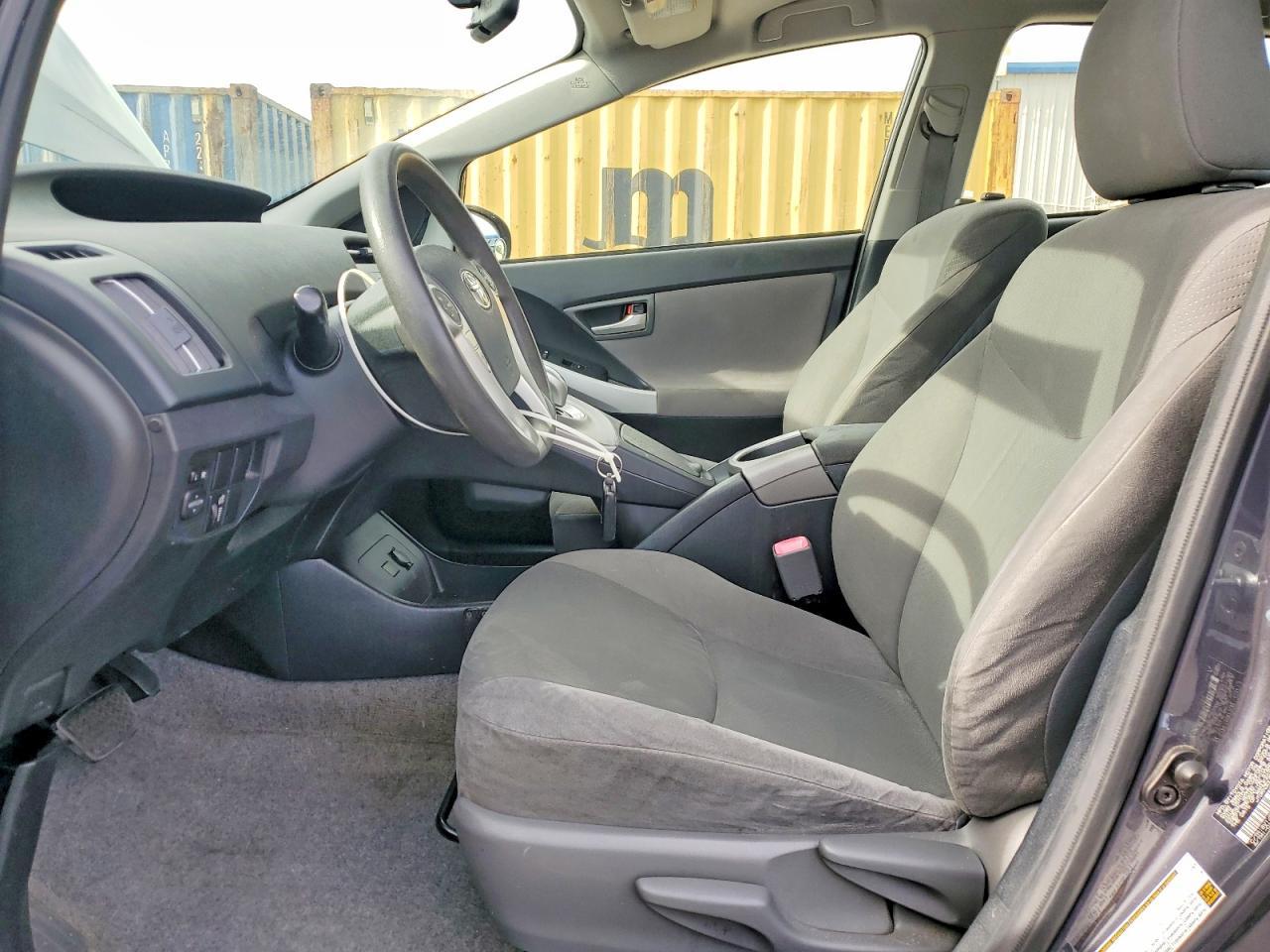 2012 Toyota Prius Two - Фото 7