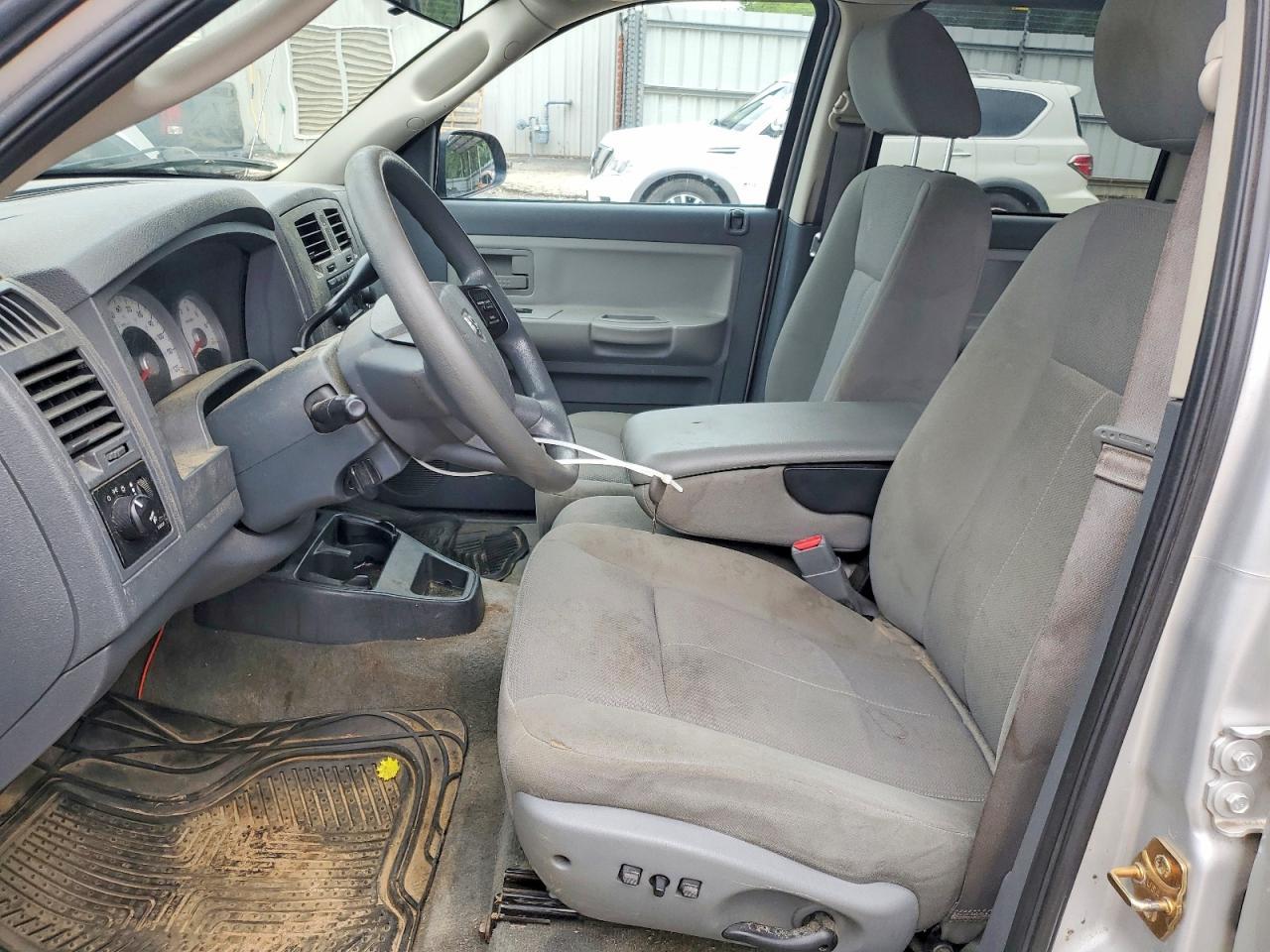 2006 Dodge Dakota Quad Slt - Image 7