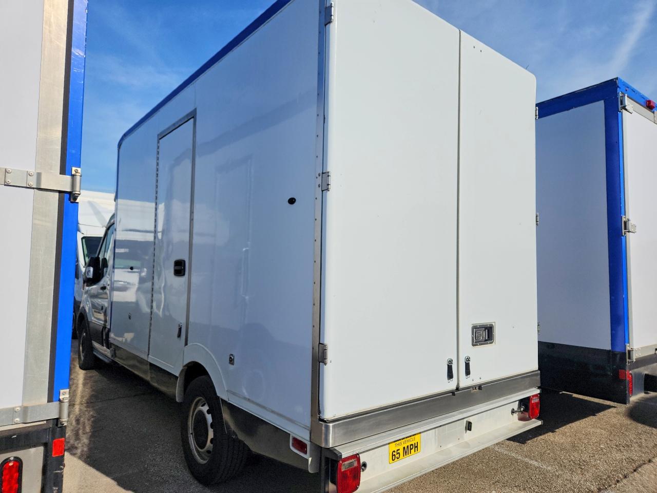2020 Ford Transit Delivery Truck - Фото 2