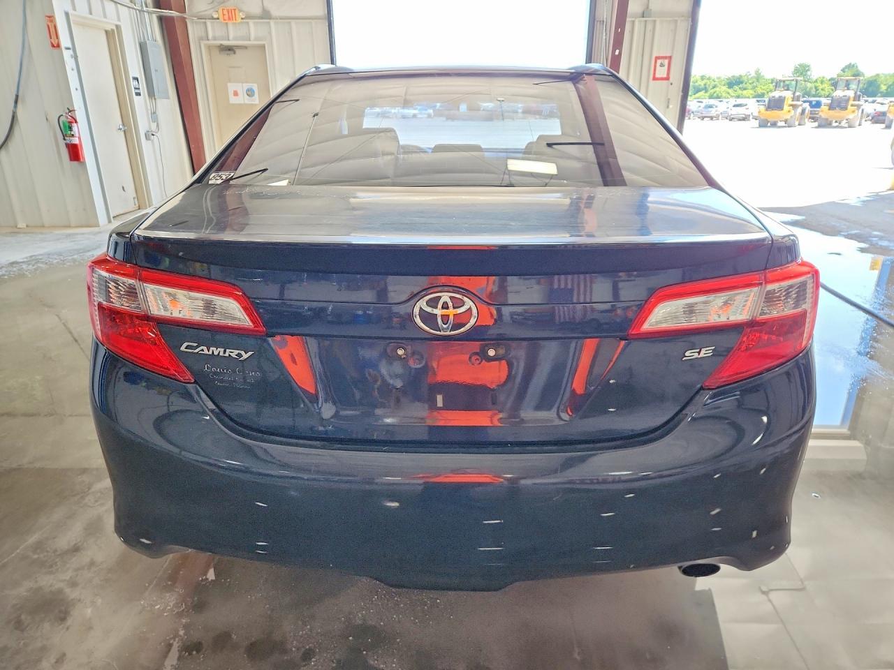 2012 Toyota Camry Se - Image 6