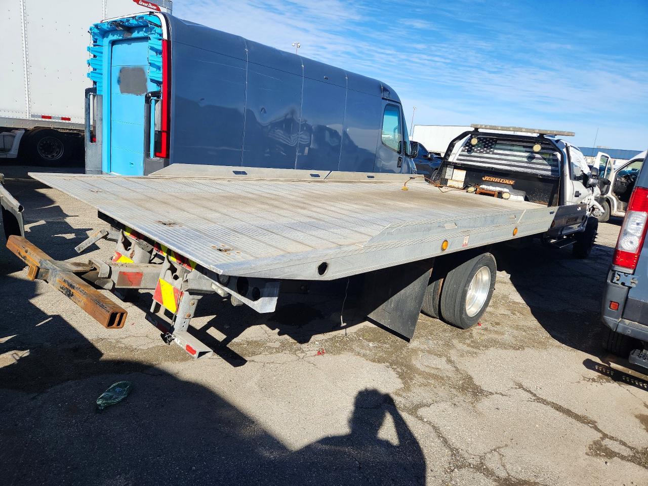 2018 Ford F550 Super Duty - Image 3
