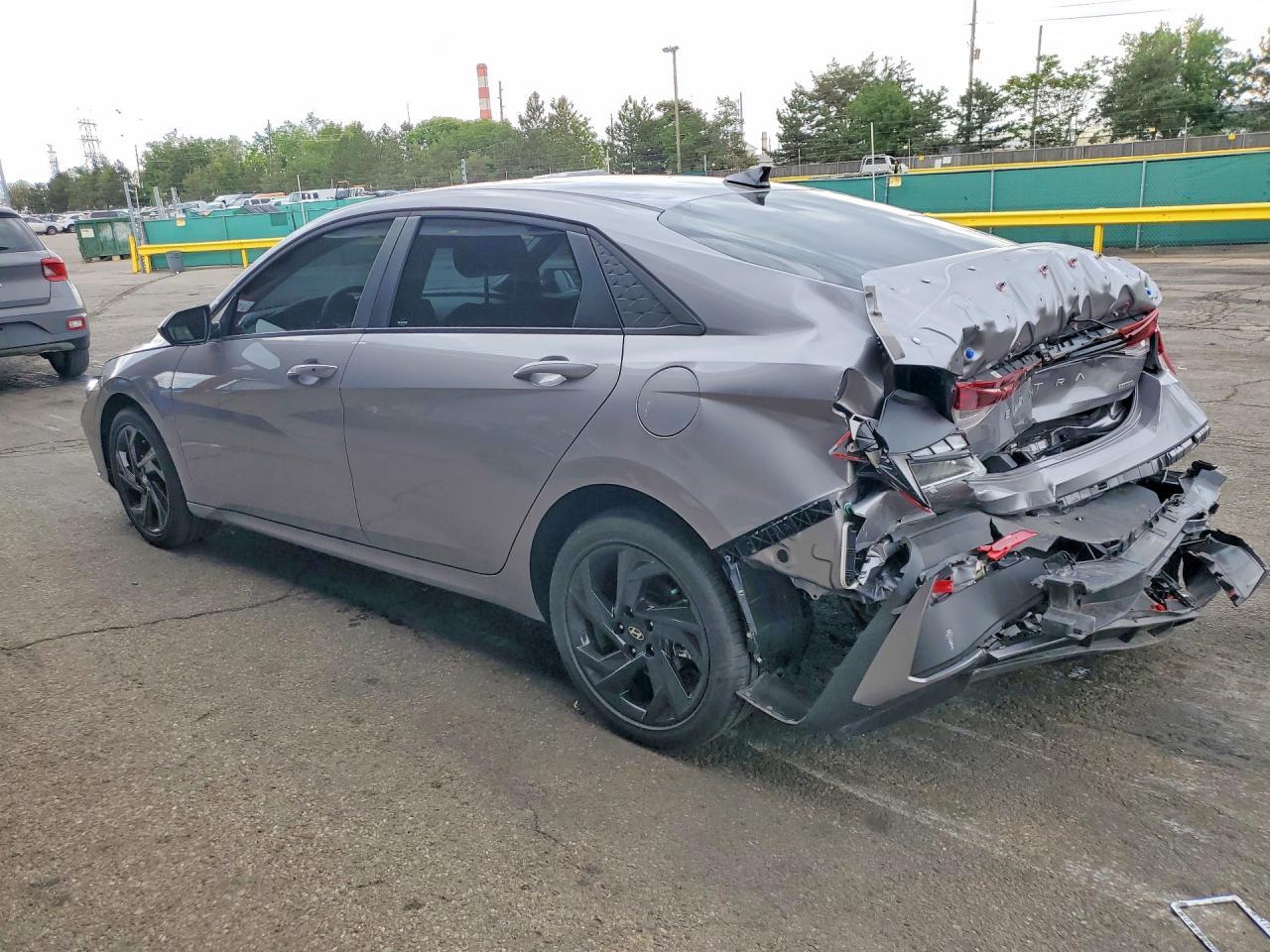 2026 Hyundai Elantra Hybrid Sel Sport - Image 2