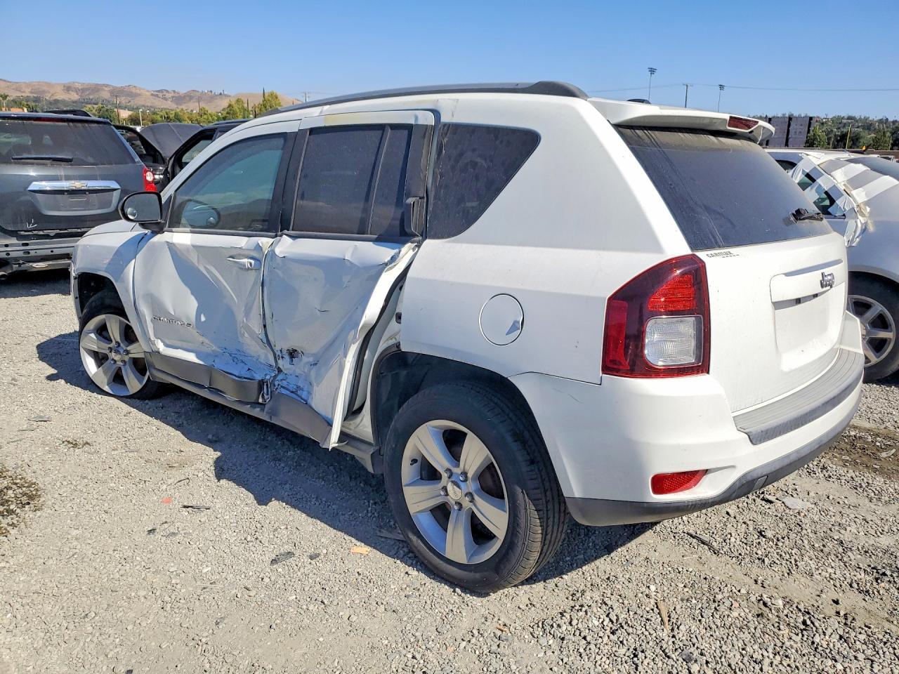 2016 Jeep Compass Sport - Фото 2