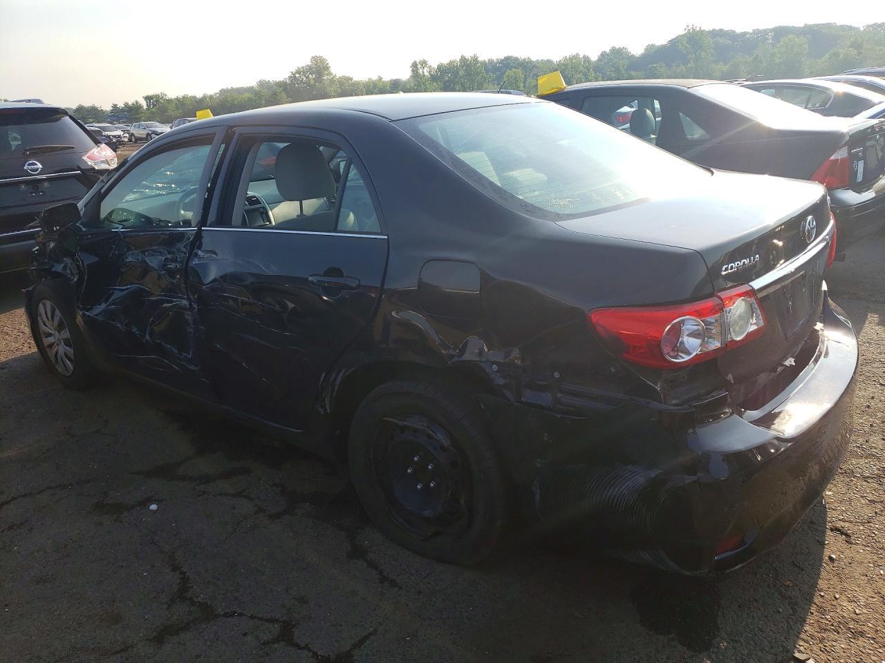 2013 Toyota Corolla Le - Image 3