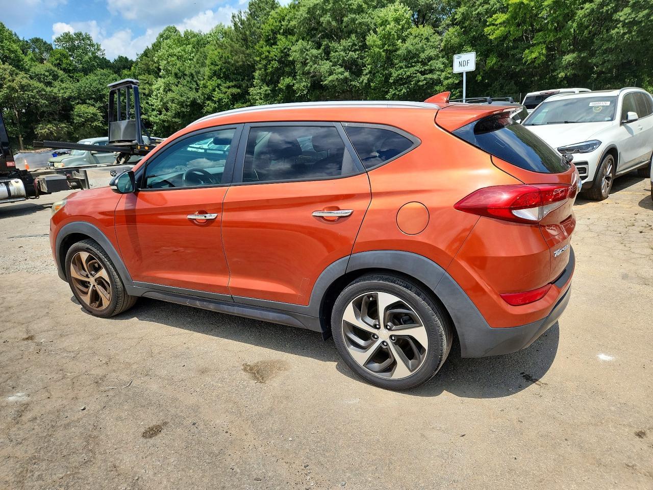 2016 Hyundai Tucson Limited - Image 2