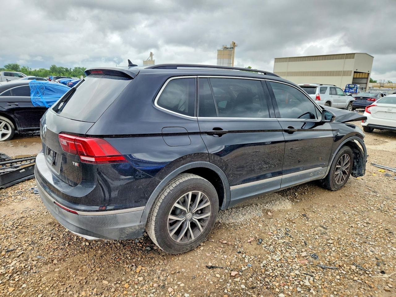 2018 Volkswagen Tiguan Se - Image 3