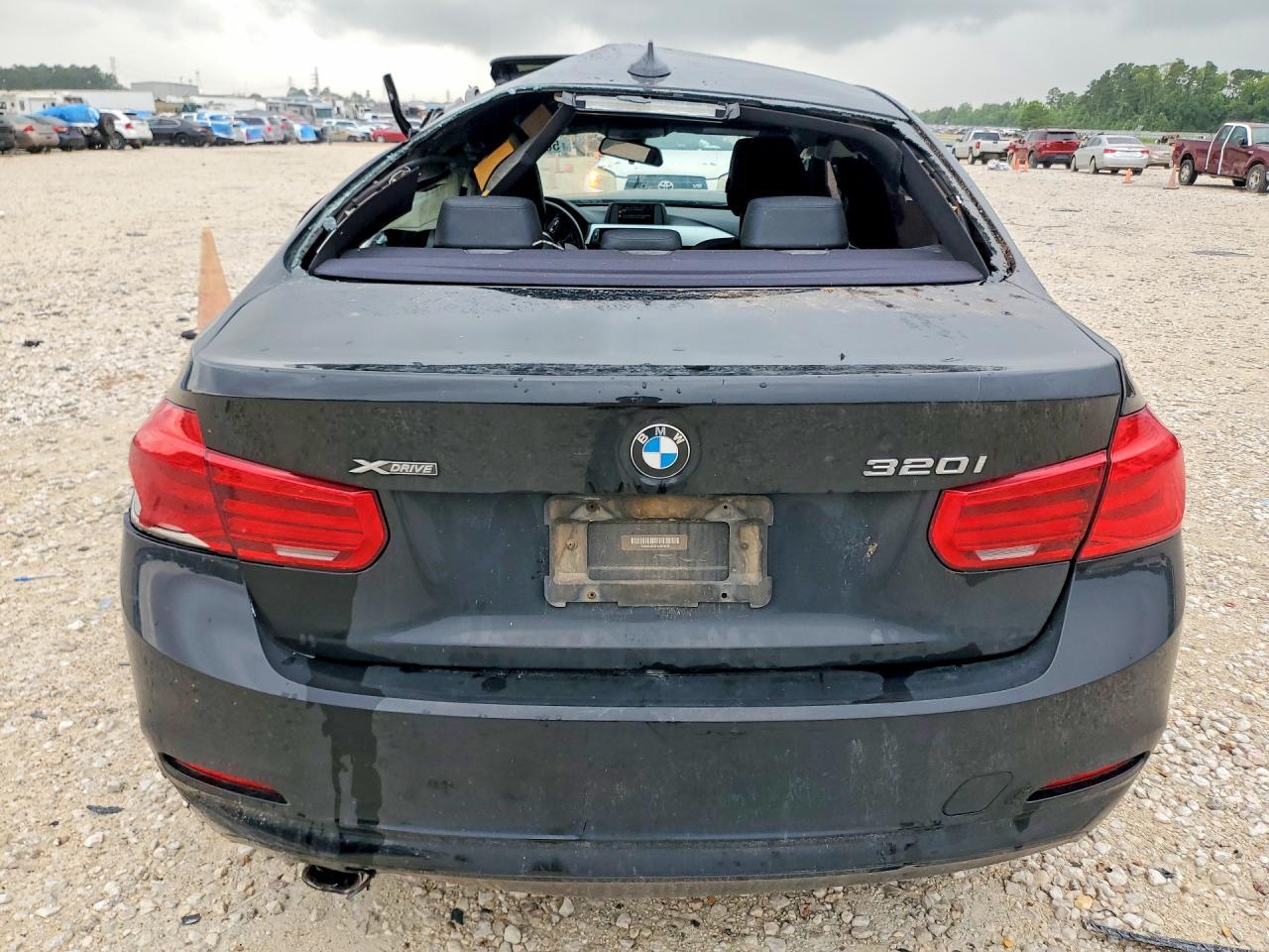 2017 BMW 320 - Image 6