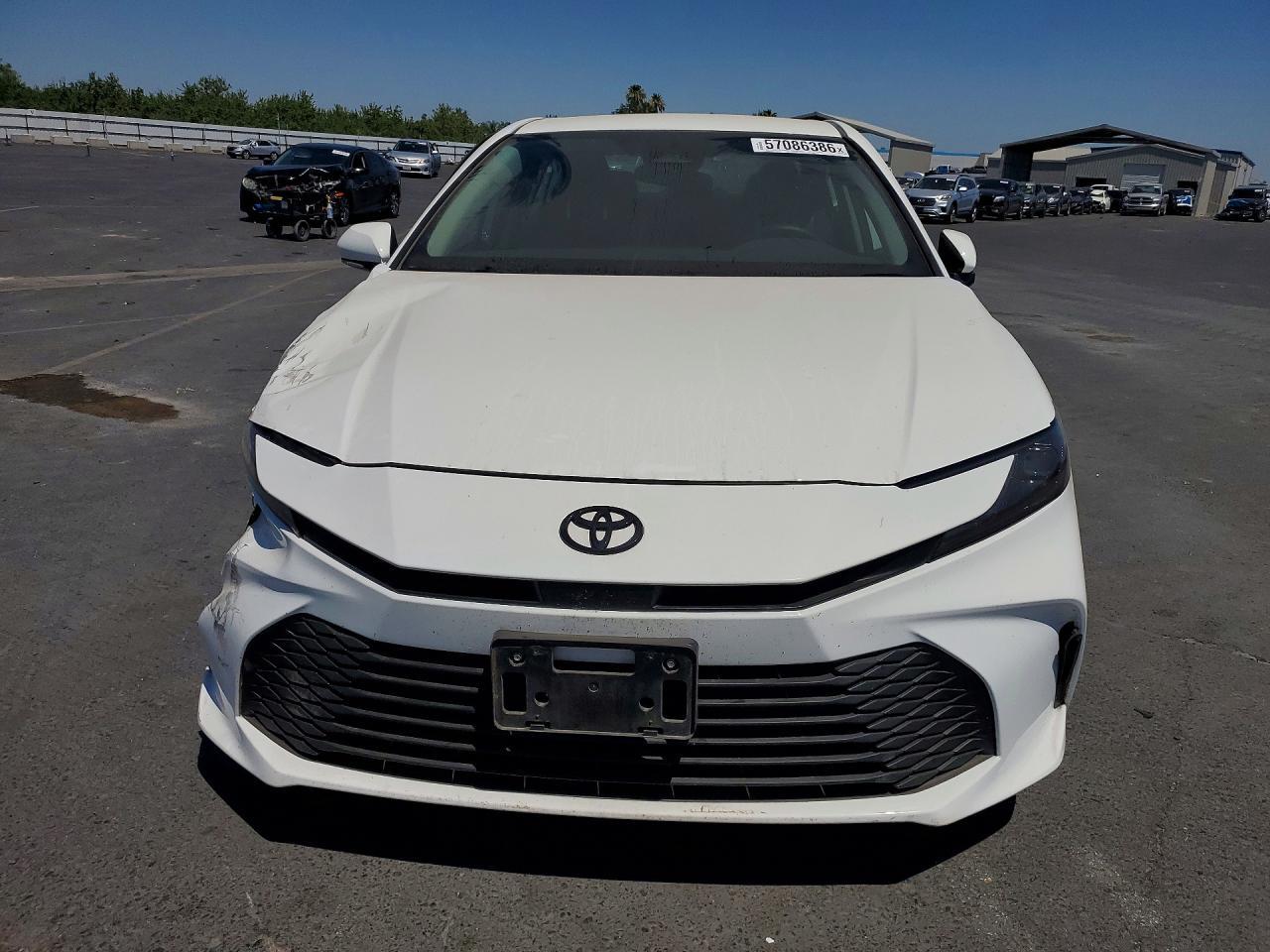 2025 Toyota Camry Le - Фото 5